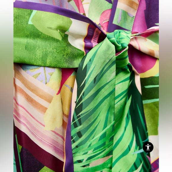 Zara SATIN EFFECT TROPICAL PRINT KIMONO Size Medium NWT - Picture 5 of 6